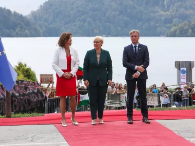 - Tanja Fajon, zunanja ministrica in gostiteljica foruma,- Robert Golob, predsednik vlade RS,- Nataša Pirc Musar, predsednica RS,- 03.09.2024. - Blejski strateški forum 2024.//FOTO: Bojan Velikonja