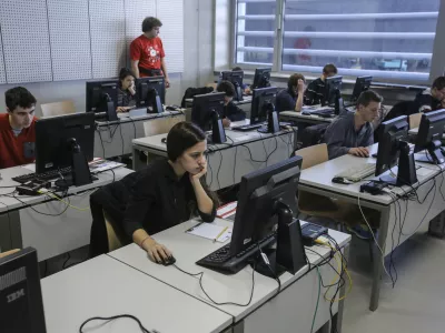 ﻿- 17.01.2015 - državno tekmovanje v računalniškem razmišljanju in pismenosti Bober, na katerem se je pomerilo 400 najboljših tekmovalcev in tekmovalk iz osnovnih in srednjih šol - učenci - dijaki - računalništvo - šolstvo - izobraževanje  //FOTO: Jaka Gasar