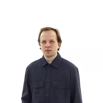 Miha TurkZA ONLINE - Redakcija Dnevnik 2024 - portreti za komentarje in kolumne - kolumnisti - komentatorji – novinarji - portret //FOTO: Luka Cjuha