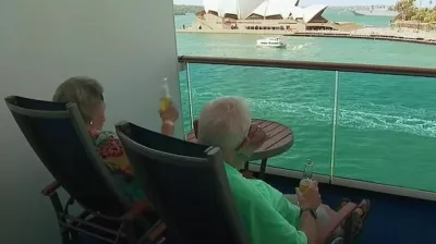 Par že več let uživa na križarki. Foto: zajem zaslona