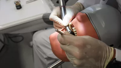 - simbolična fotografija - dentalna medicina - zobna medicina - zobozdravstvo -- 19.01.2023 – Medicinska fakulteta Univerze v Ljubljani (MF UL) - novi Center za učenje kliničnih veščin za področje dentalne medicine (CUKV-DM), Corytkova ulica 2 //FOTO: Bojan Velikonja