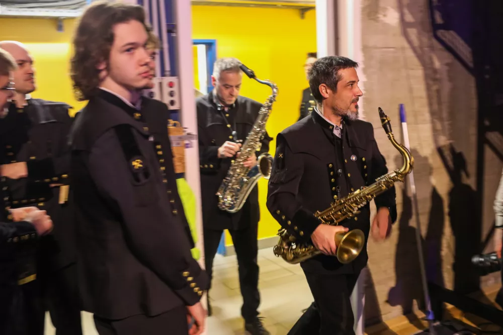 Tri, dva, ena &hellip; Srečno! / Foto: Bojan Velikonja