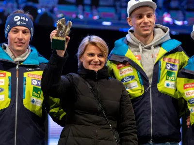 ﻿- Alenka Dovžan je na 58. Pokalu Vitranc uradno postala članica Hrama športnih junakov.- 09.03.2019 - 58. pokal Vitranc 2019 v Kranjski Gori, FIS Svetovni pokal v alpskem smučanju za moške – žreb za slalom //FOTO: Matjaž Rušt
