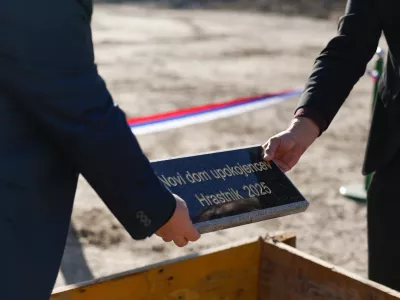 Hrastnik, Lesa.Polaganje temeljnega kamna za nov dom starejsih obcanov, ki se ga je udelezil tudi minister za solidarno prihodnost Simon Maljevac.