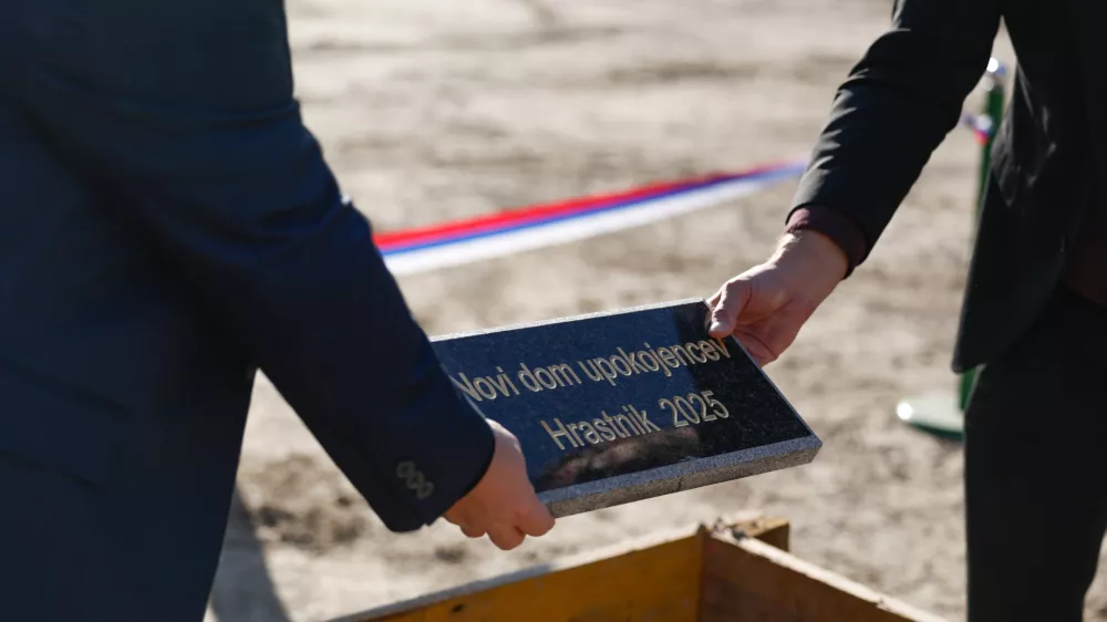 Hrastnik, Lesa.Polaganje temeljnega kamna za nov dom starejsih obcanov, ki se ga je udelezil tudi minister za solidarno prihodnost Simon Maljevac.