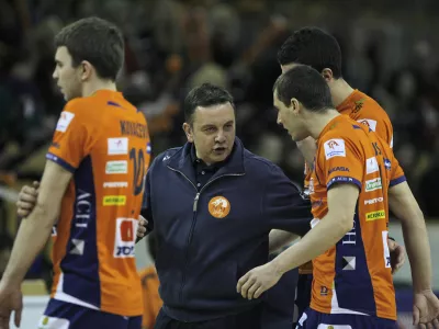 Igor Kolakovič - trener- odbojka - ACH Volley: Knack Roeselare, pokal Cev, moški, četrtfinale, 2. tekma:- Odbojkarji ACH Volleyja so se uvrstili v polfinale pokala Cev, potem ko so v četrtfinalu dobili tudi drugo tekmo proti belgijskemu Knach Roeselareju. V Belgiji je bilo 3:2, tokrat pa so Ljubljančani zmagali s 3:0//FOTO: Luka Cjuha