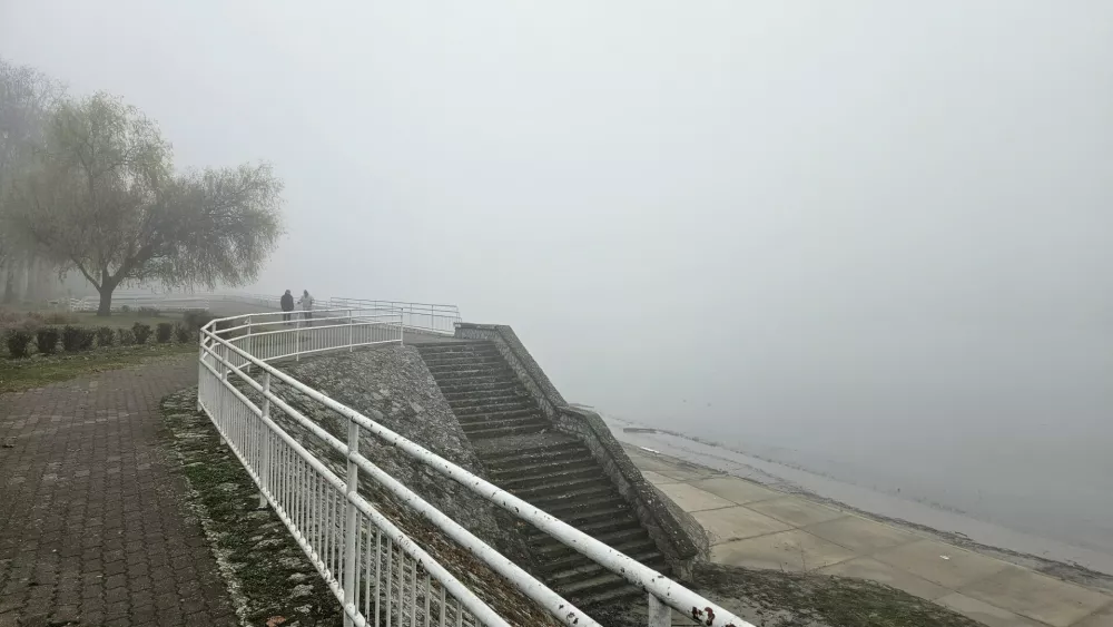 11.12.2025. Slavonski Brod - Prevrnuo se čamac u Savi u Slavonskom Brodu u četvrtak rano ujutro, policija je iz hladne rijeke izvukla više od deset ljudi, Photo: Zeljka Gavranovic/PlusPortal/PIXSELLSava, Slavonski brod, migranti, hrvaška policija, reka Sava,