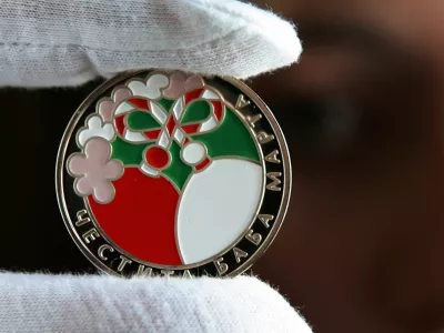 Bolgarska narodna banka je letos še zadnjič izdala posebne kovance v lokalni valuti. Poslej bodo v veljavi samo še evri. / Foto: Profimedia