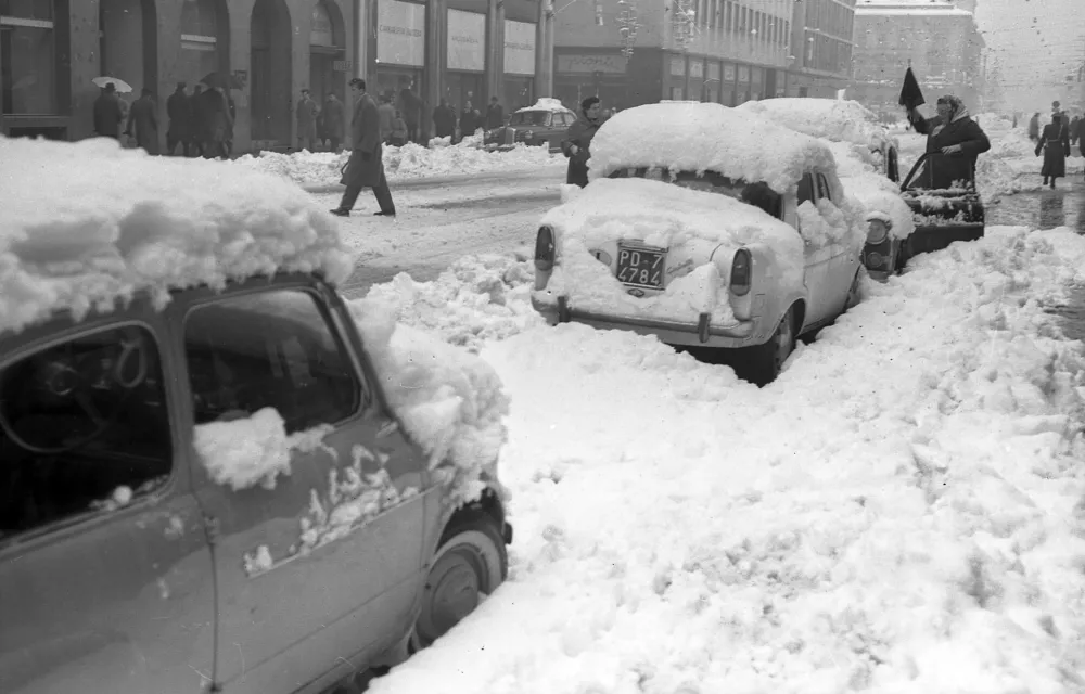 Silvestrovanje v času socializma: gostilne, televizija in pohorska omleta