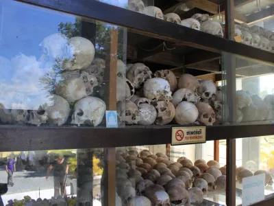 Lobanje žrtev Rdečih Kmerov, razstavljene v muzeju Kambo&scaron;kega genocida / Foto: Wikipedija