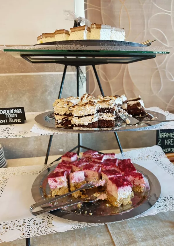 torte in tiramisuji / Foto: Miha First