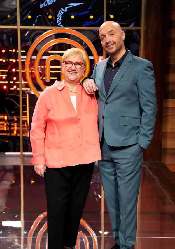 MASTERCHEF: L-R: Special guest Lidia Bastianich and judge Joe Bastianich in the "Baby Boomers" episode of MASTERCHEF airing Wednesday, June 5 (8:00-9:00 PM ET/PT) on FOX. (Photo by FOX via Getty Images) / Foto: Fox