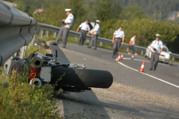 Letos je na slovenskih cestah umrlo že devet motoristov in mopedistov.               / Foto: Andrej Korenč