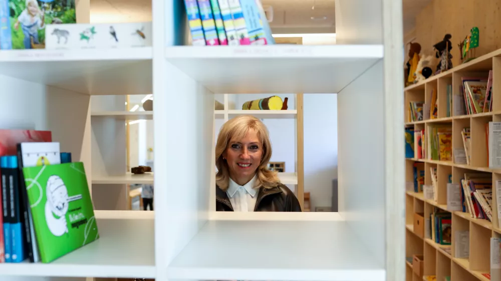 - Janja Bogataj, ravnateljica, letošnja dobitnica nagrade za življensko delo na področju vzgoje in izobraževanja.- 03.10.2025. - Vrtec Kamnitnik, Škofja Loka.//FOTO: Bojan Velikonja