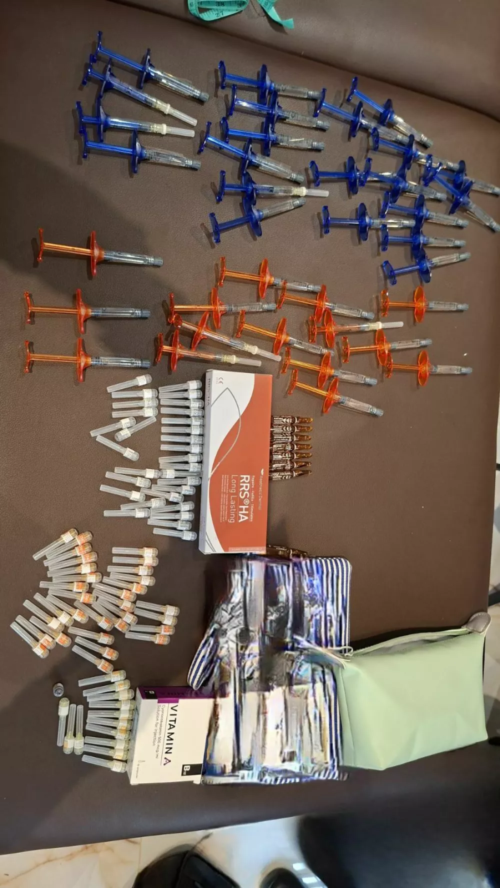 Kosovska doktorica dentalne medicine vbrizgavala &raquo;akcijski&laquo; botoks. Foto: Policija