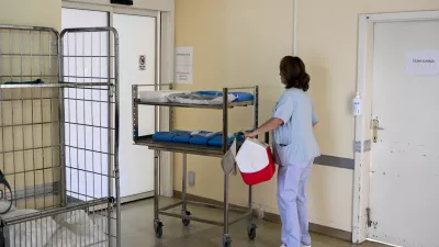 zdravstvo bolnišnica - simbolična fotografijamedicinske sestre medicinska sestrazdravje zdravstvena oskrba08.12. 2025 - Porodnišnica Kranj FOTO: Nik Erik Neubauer