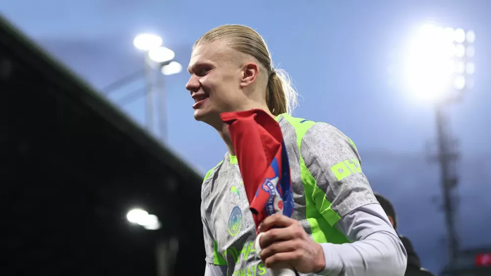Soccer Football - Premier League - Crystal Palace v Manchester City - Selhurst Park, London, Britain - December 14, 2025 Manchester City's Erling Haaland celebrates after the match REUTERS/David Klein EDITORIAL USE ONLY. NO USE WITH UNAUTHORIZED AUDIO, VIDEO, DATA, FIXTURE LISTS, CLUB/LEAGUE LOGOS OR 'LIVE' SERVICES. ONLINE IN-MATCH USE LIMITED TO 120 IMAGES, NO VIDEO EMULATION. NO USE IN BETTING, GAMES OR SINGLE CLUB/LEAGUE/PLAYER PUBLICATIONS. PLEASE CONTACT YOUR ACCOUNT REPRESENTATIVE FOR FURTHER DETAILS..