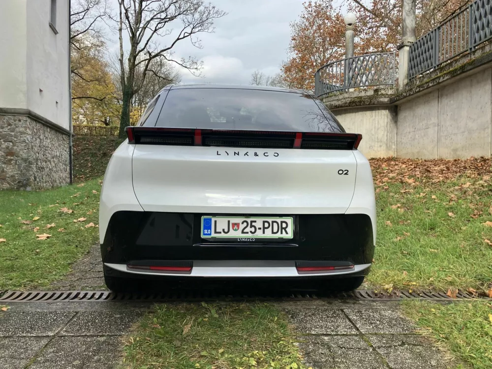 Lynk &amp; Co 02 more: S spominom na fotelj iz dnevne sobe