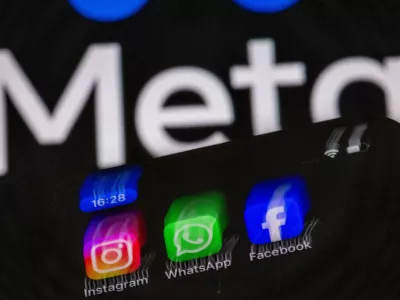 FILED - 16 May 2024, Mecklenburg-Western Pomerania, Schwerin: The apps Instagram, Facebook and WhatsApp can be seen on the display of a smartphone in front of the logo of the internet company Meta. Photo: Jens Büttner/dpa