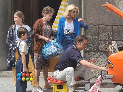 Belo se pere na devetdeset