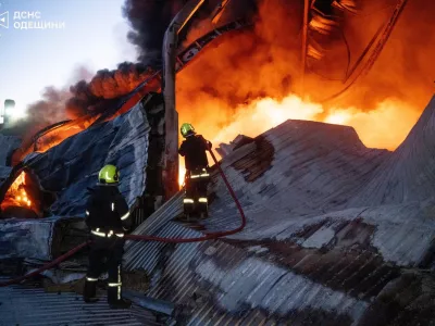 Firefighters work at the site of a warehouse of home appliances which was hit during an overnight Russian drone strike, amid Russia's attack on Ukraine, in Odesa, Ukraine December 16, 2025. Press service of the State Emergency Service of Ukraine in Odesa region/Handout via REUTERS ATTENTION EDITORS - THIS IMAGE HAS BEEN SUPPLIED BY A THIRD PARTY. DO NOT OBSCURE LOGO.