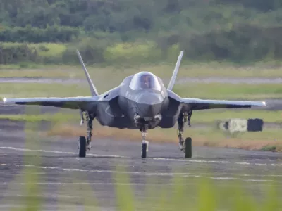 FILED - 13 September 2025, Puerto Rico, Ceiba: A Lockheed Martin F-35B fighter jet taxis along the runway at Roosevelt Roads Naval Station after landing. Amidst the conflict between the United States and Venezuela, the Caribbean island nation of Trinidad and Tobago has allowed US military aircraft to use its airports for logistical purposes, the country's Foreign Ministry said on Monday. Photo: Kendall Torres Cort&eacute;s/dpa