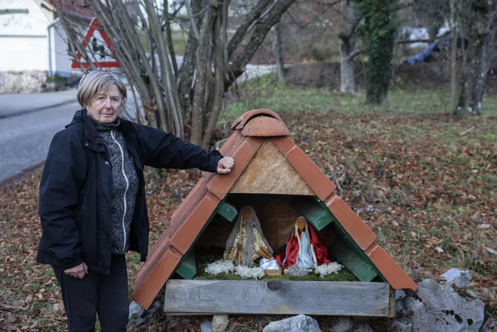 Krajani so jaslice postavili v vse skrite kotičke v vasi