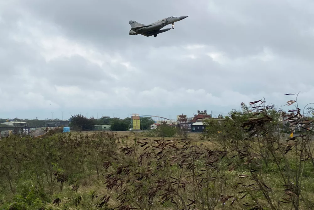 A military jet lands at Hsinchu Air Base in Hsinchu, Taiwan April 1, 2025. REUTERS/Annabelle Chih