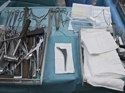 Operacija kolka, dr. Rasto Stok in dr. Peter Pavlov&Auml;Ťi&Auml;ŤFOTO: JAKA GASAR / NEDELJSKI