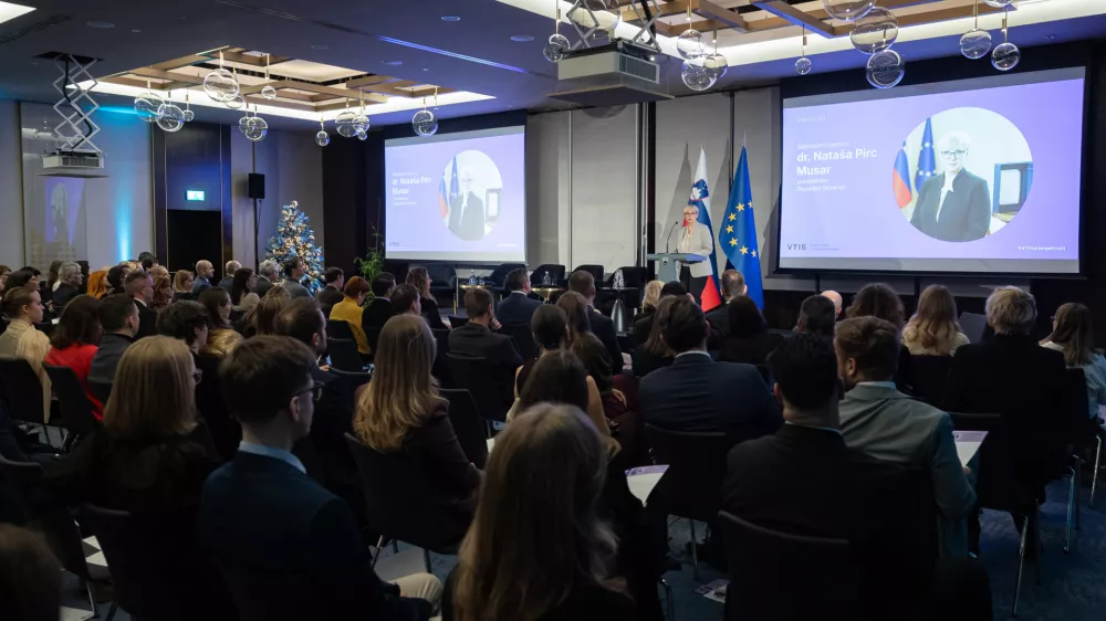 Ljubljana, Hotel InterContinental Ljubljana.Tradicionalno letno srecanje Drustva v tujini izobrazenih Slovencev (Vtis) - Vtis leta 2025, ki sta se ga udelezila tudi predsednica republike Natasa Pirc Musar in drzavni sekretar na ministrstvu za gospodarstvo, turizem in sport Matevz Frangez.