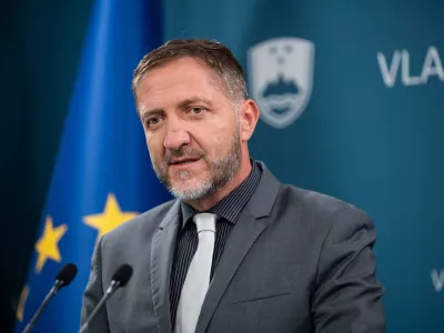 Ljubljana, vlada.Novinarska konferenca po redni tedenski seji vlade.Minister za finance Klemen Bostjancic.