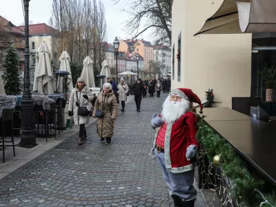 - 09.12.2025. - Praznični božično novoletni sejem v Ljubljani.//FOTO: Bojan Velikonja