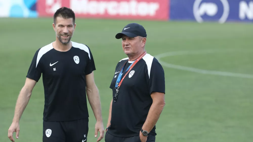 Bo&scaron;tjan Cesar in selektor Matjaž Kek02.09.2024 - trening reprezentance Slovenije v okviru priprav za bližnji tekmi lige narodov proti Avstriji in Kazahstanu. NZS reprezentancaFOTO: Luka Cjuha