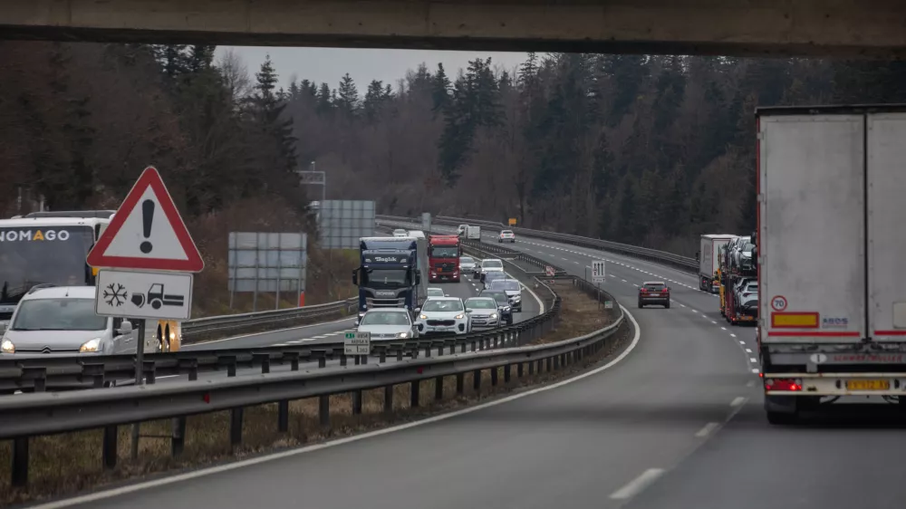 - primorska avtocesta - avtocestni odsek Vrhnika &ndash; Postojna&nbsp;- 07.12.2022 - 50. obletnica prvega avtocestnega odseka Vrhnika&ndash;Postojna v Sloveniji in tudi v takratni Jugoslaviji - gradnja se je začela 22. maja 19, uradno odprtje je bilo 29.decembra 1972&nbsp;//FOTO: Luka Cjuha