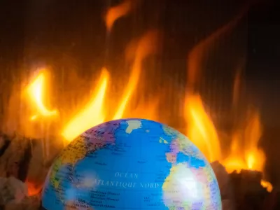 France, 2022-11-05. Illustration, the earth is burning. Photography by Sandrine Marty / Hans Lucas.France, 2022-11-05. Illustration. La Terre brule. Photographie par Sandrine Marty / Hans Lucas.