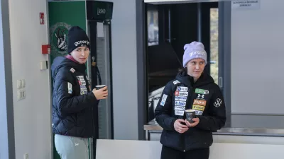 Nika Vodan, Tinkara Komar- 17.12.2025 - odprti trening moške in ženske skakalne reprezentance, Planica//FOTO: Jaka Gasar