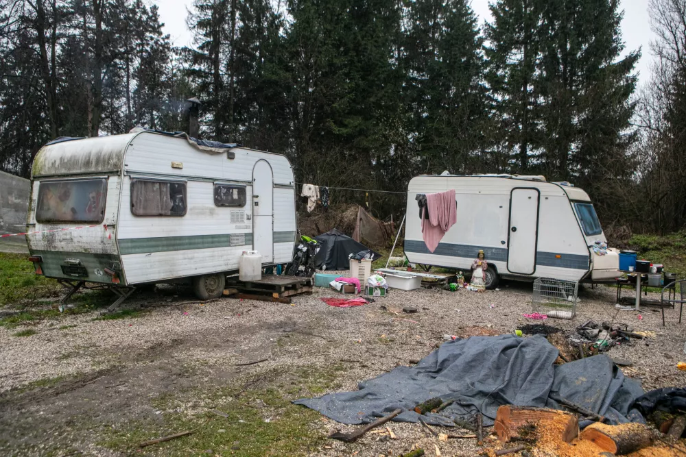 24.12.2025 - romsko naselje Roje - Strojanovi - Foto: Luka Cjuha