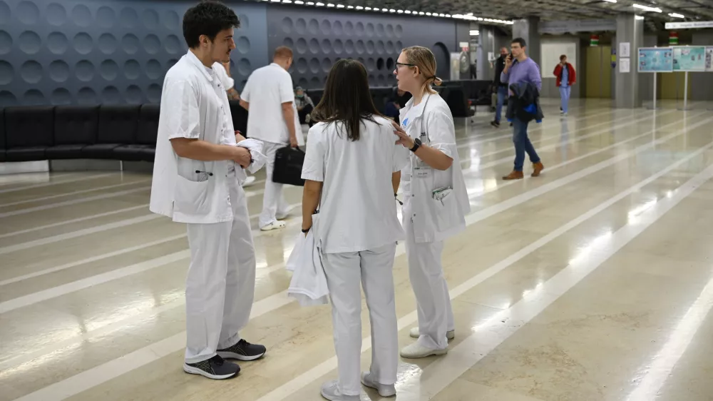  - 09.01.2024 &ndash; opozorilna stavka zdravnikov in zobozdravnikov - zdravniki in zobozdravniki zaradi neuresničenih zavez vlade iz že sklenjenih sporazumov opozorilno stavkali. protest //FOTO: Nik Erik Neubauer 
