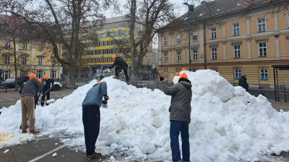 Sneg na Krekovem trgu