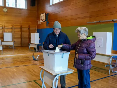 - Voli&scaron;če O&Scaron; Polje,- 23.11.2025. - Zakonodajni referendum o Pomoči pri prostovoljnem končanju življenja.//FOTO: Bojan Velikonja
