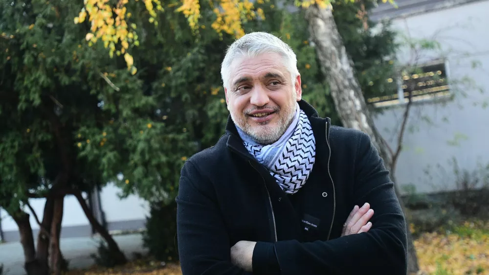 17, December, 2023, Belgrade - The president of the Liberal Democratic Party, Cedomir Jovanovic, voted on 5 in the municipal council "Usce". Cedomir Jovanovic. Photo: Dusan Milenkovic/ATAImages17, decembar, 2023, Beograd - Predsednik Liberalno demokratske partije Cedomir Jovanovic glasao je na 5 u MZ "Usce". Photo: Dusan Milenkovic/ATAImages Photo: Dusan Milenkovic/ATA Images/PIXSELL / Foto: Dusan Milenkovic/ata Images/pixs