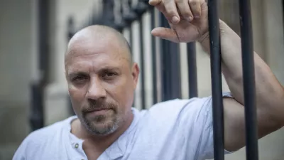 Boris Dežulović, hrva&scaron;ki novinar in književnik, Dnevnikov kolumnist    ///FOTO: Luka CjuhaOPOMBA: ZA OBJAVO V PRILOGI &ndash; DNEVNIKOV OBJEKTIV - INTERVJU 2015. / Foto: Luka Cjuha