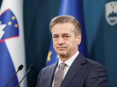 Ljubljana, vlada.Izjava predsednika vlade Roberta Goloba in ministra za kohezijo in regionalni razvoj Aleksandra Jevska.Predsednik vlade Robert Golob.