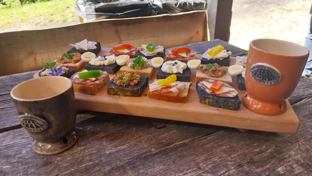 Oglarska dežela - kjer dim že stoletje povezuje generacije