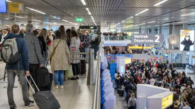 Zimske razmere ohromile Nizozemsko: zaradi snega odpovedali 450 letov