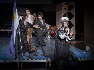 Hlapci, dokumentarec za prihodnost, Ivan Cankar in Jan Krmelj, režija Jan Krmelj, izvedba ansambel SLG Celje