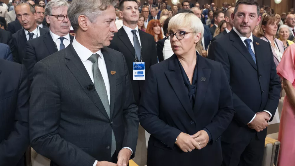 Nata&scaron;a Pirc MusarRobert Golob01.09.2025 20. Blejski strate&scaron;ki forumFOTO: Nik Erik Neubauer