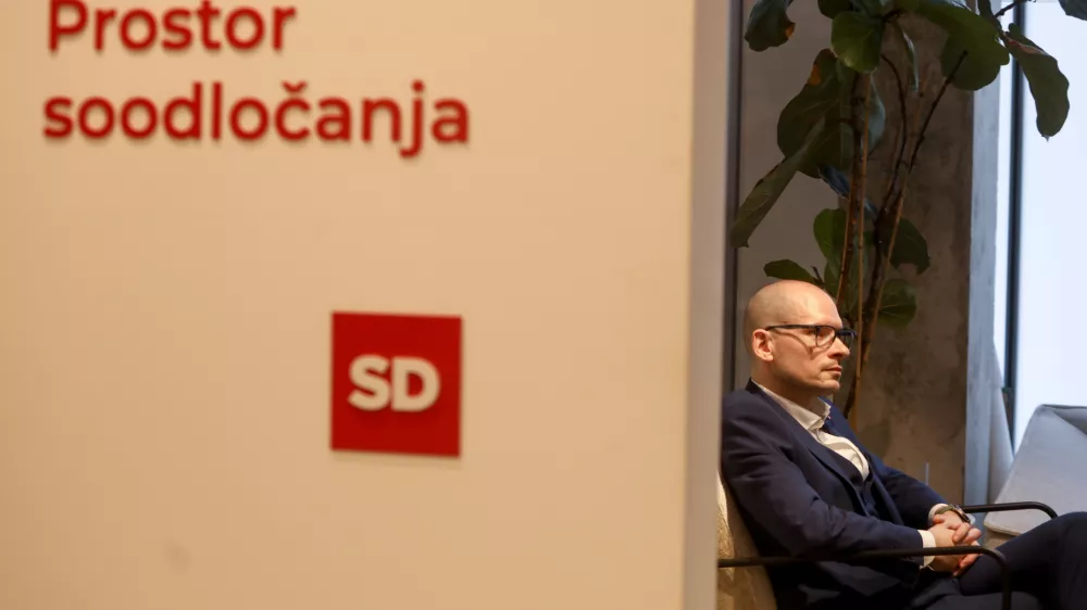 Matej Ta&scaron;ner Vatovec06.01.2026 - Predsednik SD Matjaž Han izjava za medije o aktualnih dogajanjih. Prestop poslanca Levice v SDFoto: Luka Cjuha