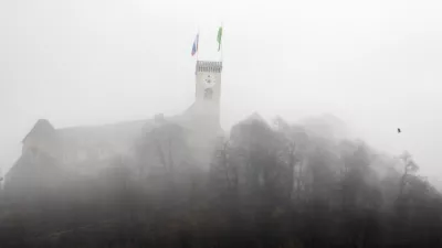 25.11.2025 - Ljubljanski grad, megla,smogFoto: Tomaž Skale