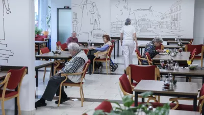 - 05.12.2025 - Robert Golob je obiskal Dom Starejših Občanov Šiška- starost, starostniki, dolgotrajna oskrba//FOTO: Jaka Gasar